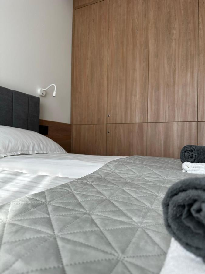 Luxury By The Lake Ap 28 Sibiu Exteriör bild