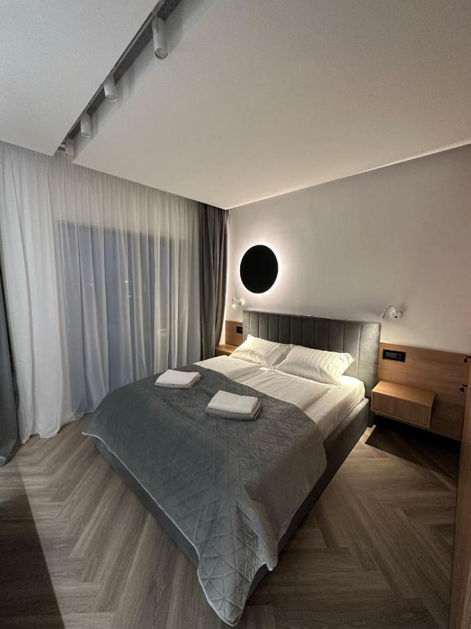 Luxury By The Lake Ap 28 Sibiu Exteriör bild