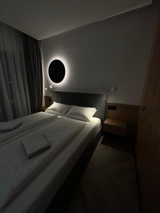 Luxury By The Lake Ap 28 Sibiu Exteriör bild